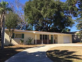 2 Bedrooms, W/d Connections in Saint Petersburg, FL