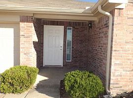  527 Oxford Loop, Princeton, Tx 75407 3 Beds 2 Baths 1,332 Sqft in Princeton, TX (Photo 2 of 4)