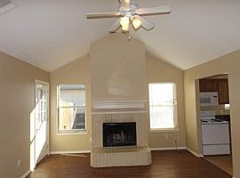  527 Oxford Loop, Princeton, Tx 75407 3 Beds 2 Baths 1,332 Sqft in Princeton, TX (Photo 3 of 4)