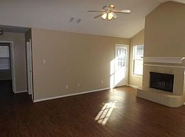  527 Oxford Loop, Princeton, Tx 75407 3 Beds 2 Baths 1,332 Sqft in Princeton, TX (Photo 4 of 4)