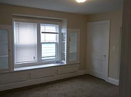  4933 E 106th St, Cleveland, Oh 44125 2 Beds 1 Bath 950 Sqft in Cleveland, OH (Photo 2 of 4)