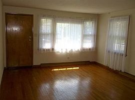 1305 Elliott St, South Bend, in South Bend, IN (Photo 2 of 10)