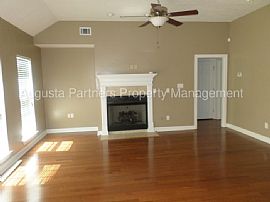 Single Family Home For Rent in Evans, GA (Photo 2 of 7)