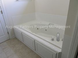 Single Family Home For Rent in Evans, GA (Photo 5 of 7)