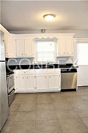 Single Family Home For Rent in Irmo, SC (Photo 3 of 8)