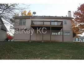 Single Family Home For Rent in Kansas City, MO (Photo 2 of 9)