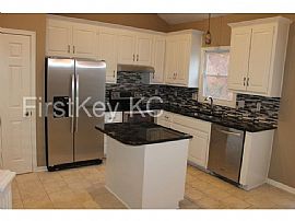 Single Family Home For Rent in Kansas City, MO (Photo 5 of 9)