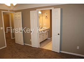Single Family Home For Rent in Kansas City, MO (Photo 7 of 9)