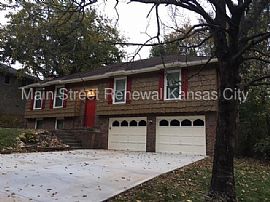 Single Family Home For Rent in Kansas City, MO (Photo 2 of 8)