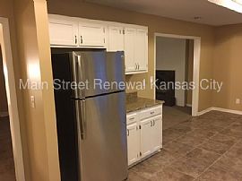 Single Family Home For Rent in Kansas City, MO (Photo 5 of 8)