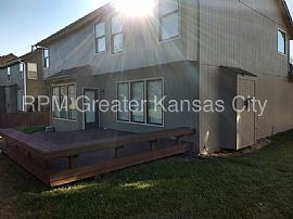 Single Family Home For Rent in Olathe, KS (Photo 11 of 12)