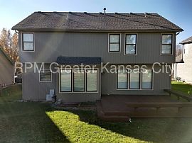 Single Family Home For Rent in Olathe, KS (Photo 12 of 12)
