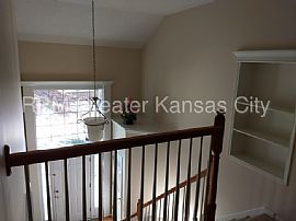 Single Family Home For Rent in Olathe, KS (Photo 5 of 12)