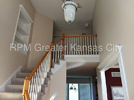 Single Family Home For Rent in Olathe, KS (Photo 6 of 12)