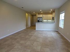 Beautiful Single Family Home 3bd/2bth Available For Move in  in Palmetto, FL (Photo 4 of 12)