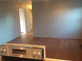  138 Forest St, Greer, Sc 29650 3 Beds 2 Baths 1,600 Sqft in Greer, SC (Photo 3 of 4)