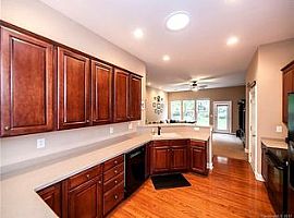 7819 Chaddsley Dr, Huntersville in Huntersville, NC (Photo 4 of 12)