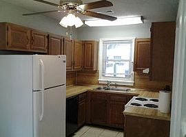 1636 Pinckney Park Dr, Charleston in Charleston, SC (Photo 7 of 10)