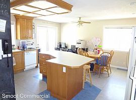 463 S 400 E, Centerville, Ut 84014 4 Beds 2 Baths 2,400 Sqft in Centerville, UT (Photo 2 of 5)