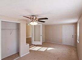 2218 Alice Rd, Sarasota, Fl 34231 4 Beds 2 Baths in Sarasota, FL (Photo 10 of 12)
