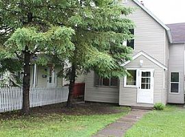 1208 1/2 Grand Ave, Superior, Wi 54880 in Superior, WI