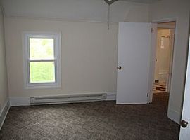 1208 1/2 Grand Ave, Superior, Wi 54880 in Superior, WI (Photo 2 of 5)