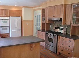 40 Honey Hill Rd # B, Wilton, Ct 06897 in Wilton, CT (Photo 2 of 6)