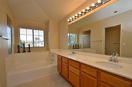 B Bedroom in Fremont, CA (Photo 5 of 6)