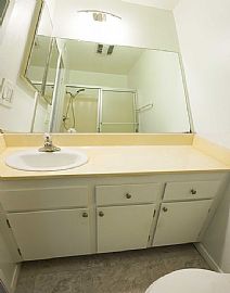 3 Bedroom in La Habra, CA (Photo 4 of 5)