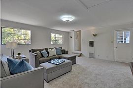 4 Bedroom in Los Altos, CA (Photo 5 of 9)