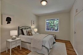 4 Bedroom in Los Altos, CA (Photo 7 of 9)