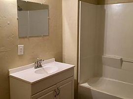  317 W Chicago St, Shawnee, Ok 74804  in Shawnee, OK (Photo 4 of 5)