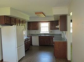 220 Spear St, South Burlington, Vt 05403 in South Burlington, VT (Photo 3 of 4)