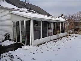 Very Nice Cape Cod in Great Neighborhood. 3bedroom. Buffalo Ny in Buffalo, NY (Photo 2 of 6)