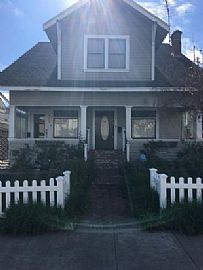 3 Beds 2 Baths in Los Angeles, CA