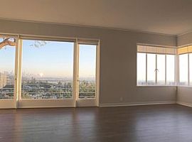 3 Beds 2.5 Baths in Los Angeles, CA (Photo 3 of 3)