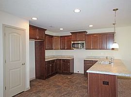  462 Peaksview Dr, Simpsonville, Sc 29681 3 Beds 2 Baths 1,749  in Simpsonville, SC (Photo 3 of 4)