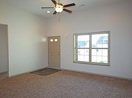  462 Peaksview Dr, Simpsonville, Sc 29681 3 Beds 2 Baths 1,749  in Simpsonville, SC (Photo 4 of 4)