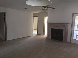 3 Bedroom in Lakeway, TX (Photo 4 of 6)