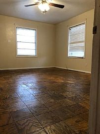 4 Bedroom 2 Bathroom in Nederland, TX (Photo 4 of 6)