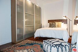 Step Inside This Bright and Airy, Old Factory in Los Angeles, CA (Photo 8 of 12)