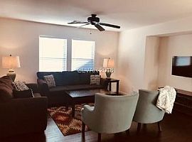 4 Bedroom,3 Baths in Las Vegas, NV (Photo 4 of 9)