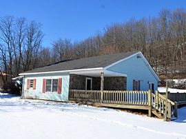 A 4bedrooms Home Apartment, with 2bathrooms in Troy, PA