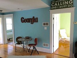 2 Beds 1 Bath 1,000 Sqft in Atlanta, GA (Photo 2 of 7)