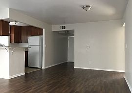 2 Beds 2 Baths in Los Angeles, CA (Photo 3 of 8)