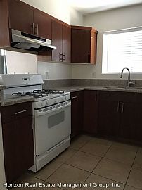 2 Beds 2 Baths in Los Angeles, CA (Photo 6 of 8)