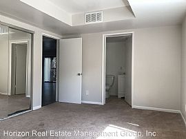 2 Beds 2 Baths in Los Angeles, CA (Photo 8 of 8)
