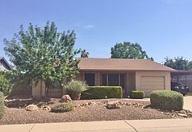 1521 W Comstock Dr, Chandler, Az 85224 2 Beds 1 Bath 915 Sqft in Chandler, AZ (Photo 2 of 4)