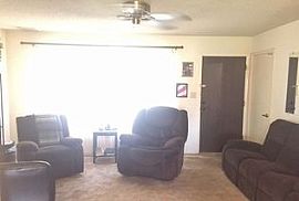 1521 W Comstock Dr, Chandler, Az 85224 2 Beds 1 Bath 915 Sqft in Chandler, AZ (Photo 3 of 4)