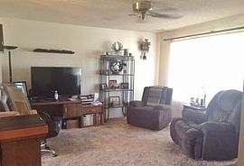 1521 W Comstock Dr, Chandler, Az 85224 2 Beds 1 Bath 915 Sqft in Chandler, AZ (Photo 4 of 4)